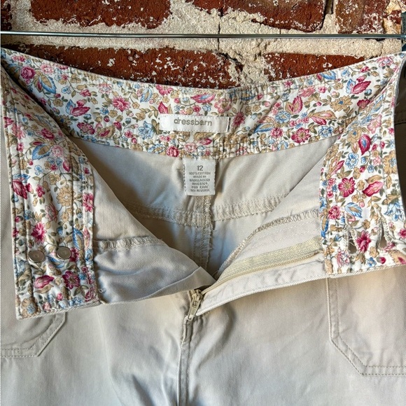 Dress Barn off white mid rise shorts - Picture 8 of 9